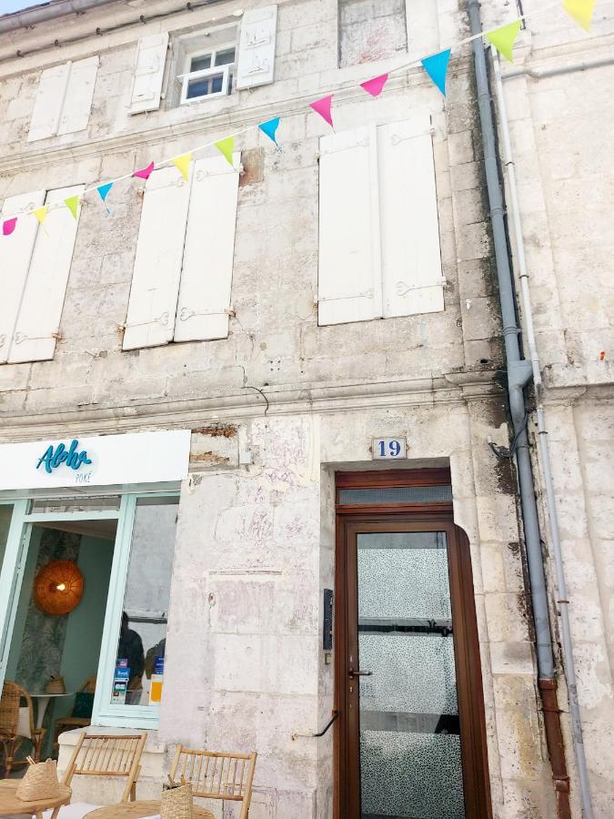Studio Cosy Dans Le Centre Historique Wifi Angoulême Esterno foto